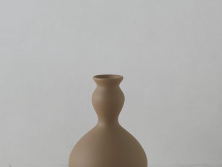 Elias Vase Online now